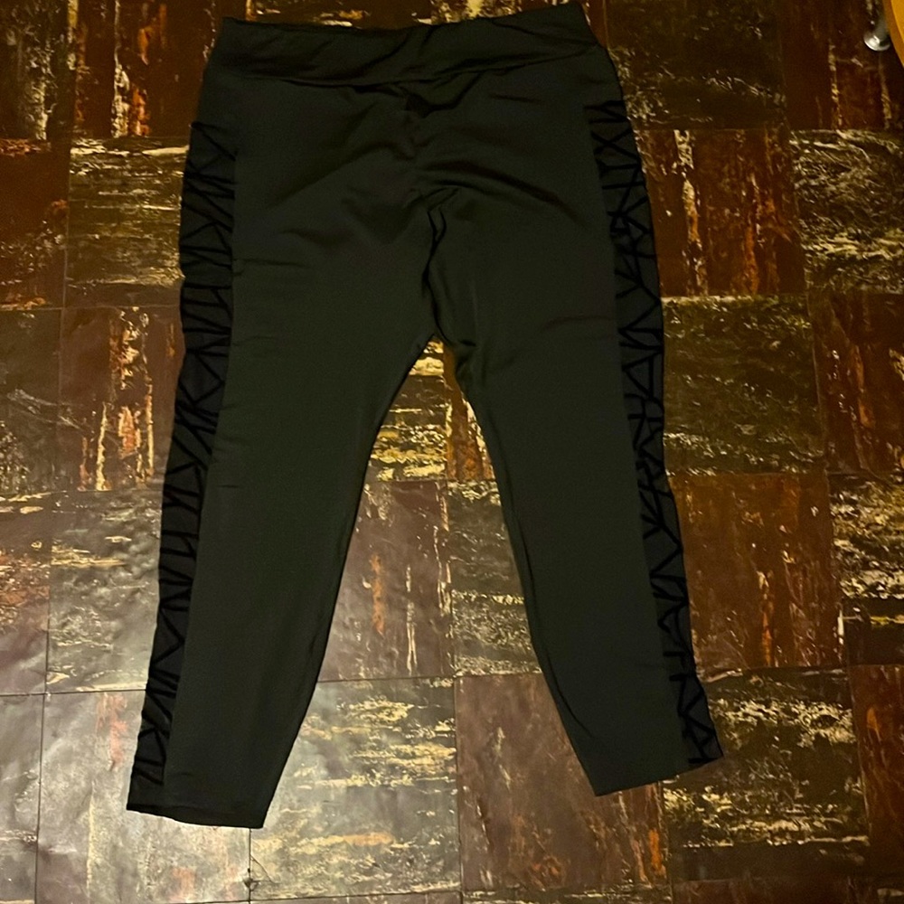 Leggings with sheer criss cross side panel 4XL